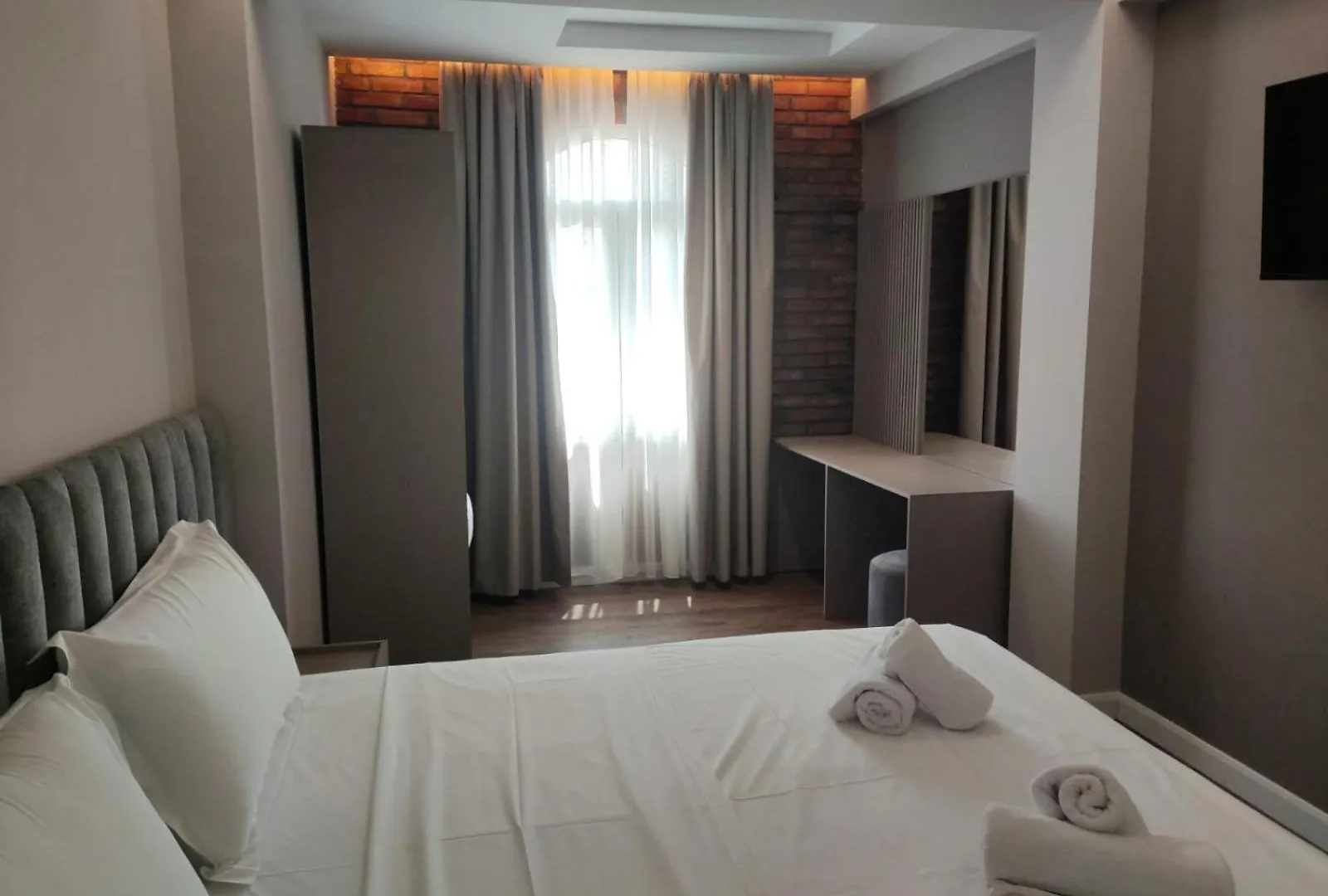 Dimal Castle Hotel Poshnje