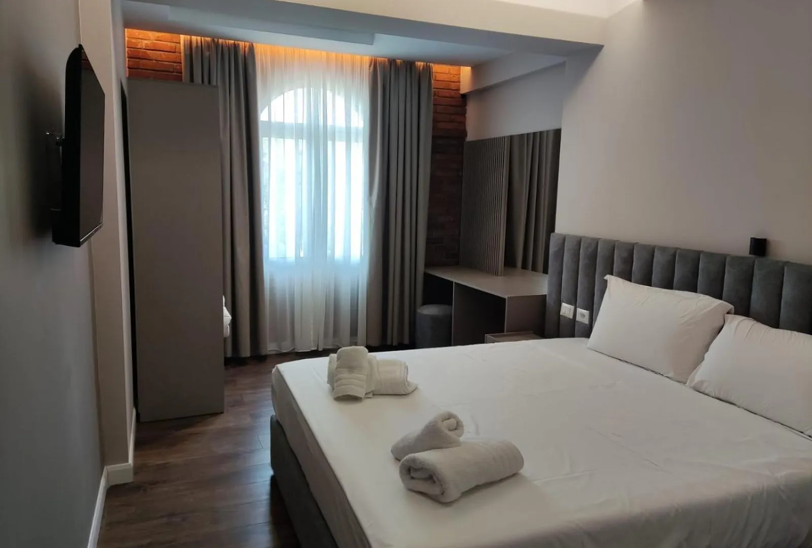 Dimal Castle Hotel Poshnje