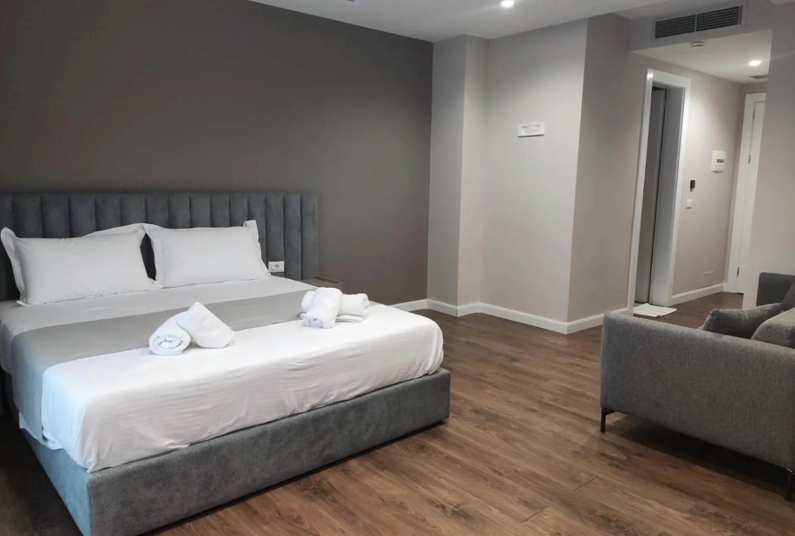 Dimal Castle Hotel Poshnje 3*,