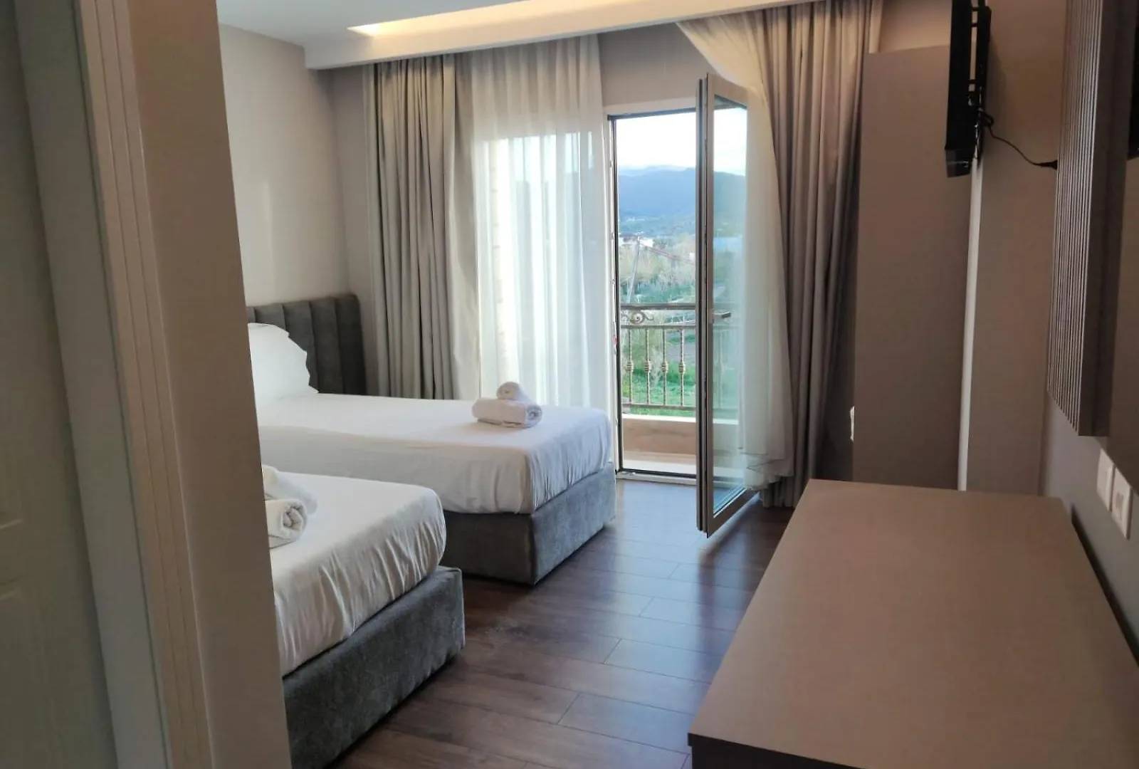 ***  Dimal Castle Hotel Poshnje Albania