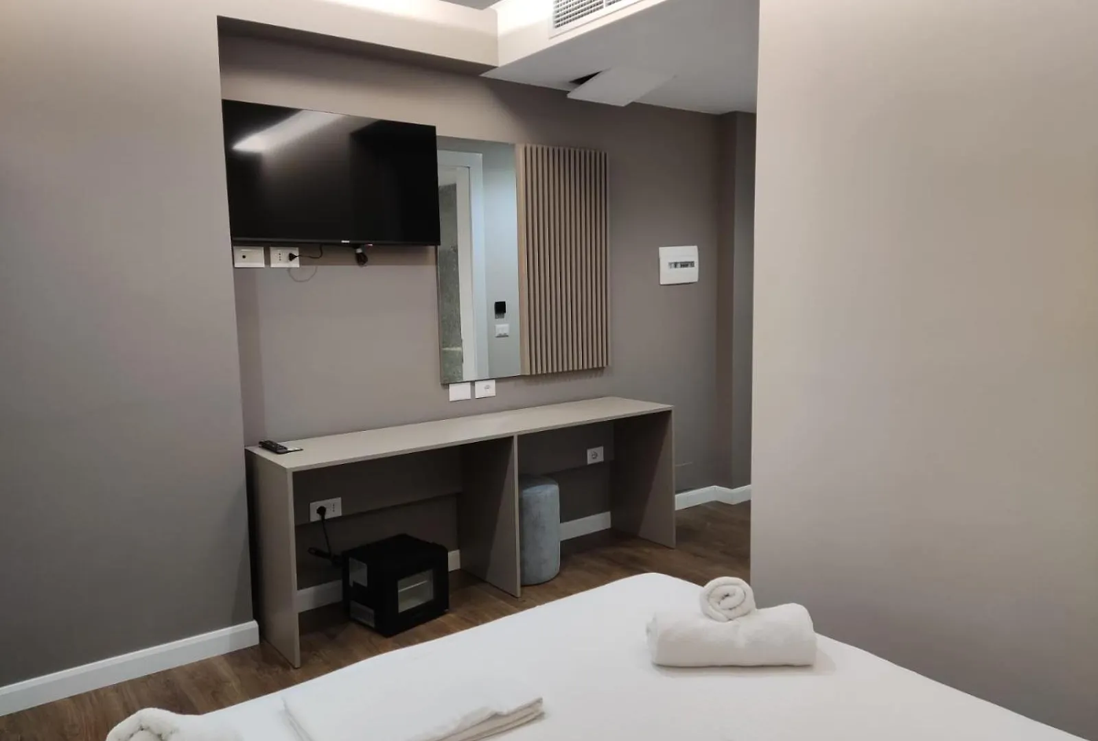 Dimal Castle Hotel Poshnje 3*,
