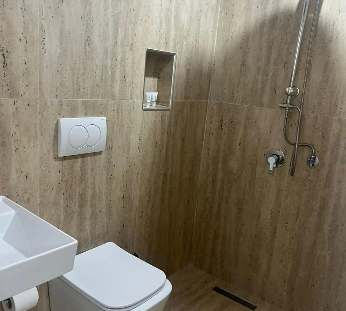 Dimal Castle Ξενοδοχείο Poshnje